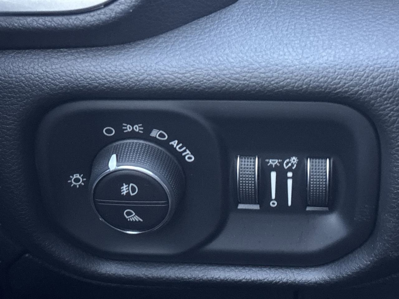 Used 2023 RAM 1500 Laramie image 29