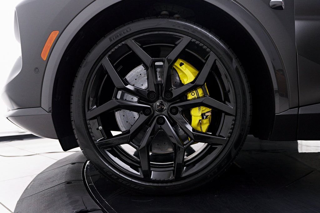 Used 2025 Lotus Eletre AWD/4WD image 7