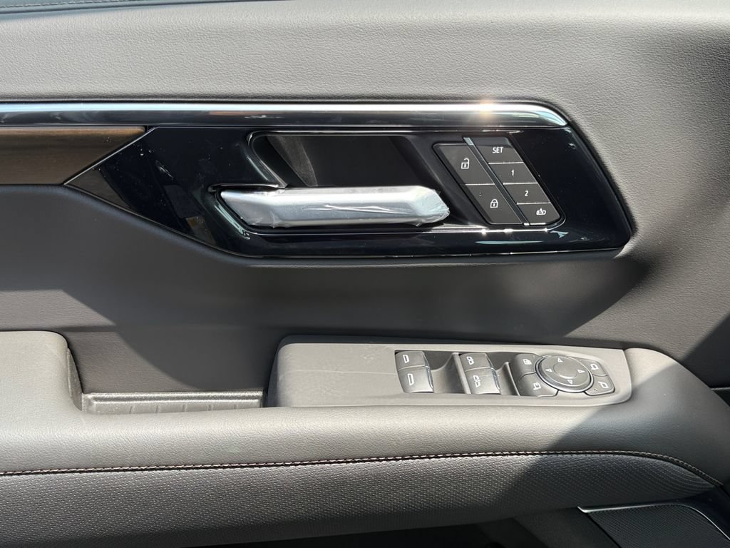 New 2026 Chevrolet Tahoe High Country AWD/4WD image 11