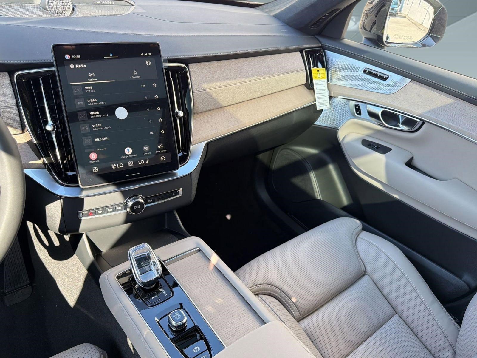 New 2026 Volvo XC90 T8 Ultra w/ Lounge Package image 27