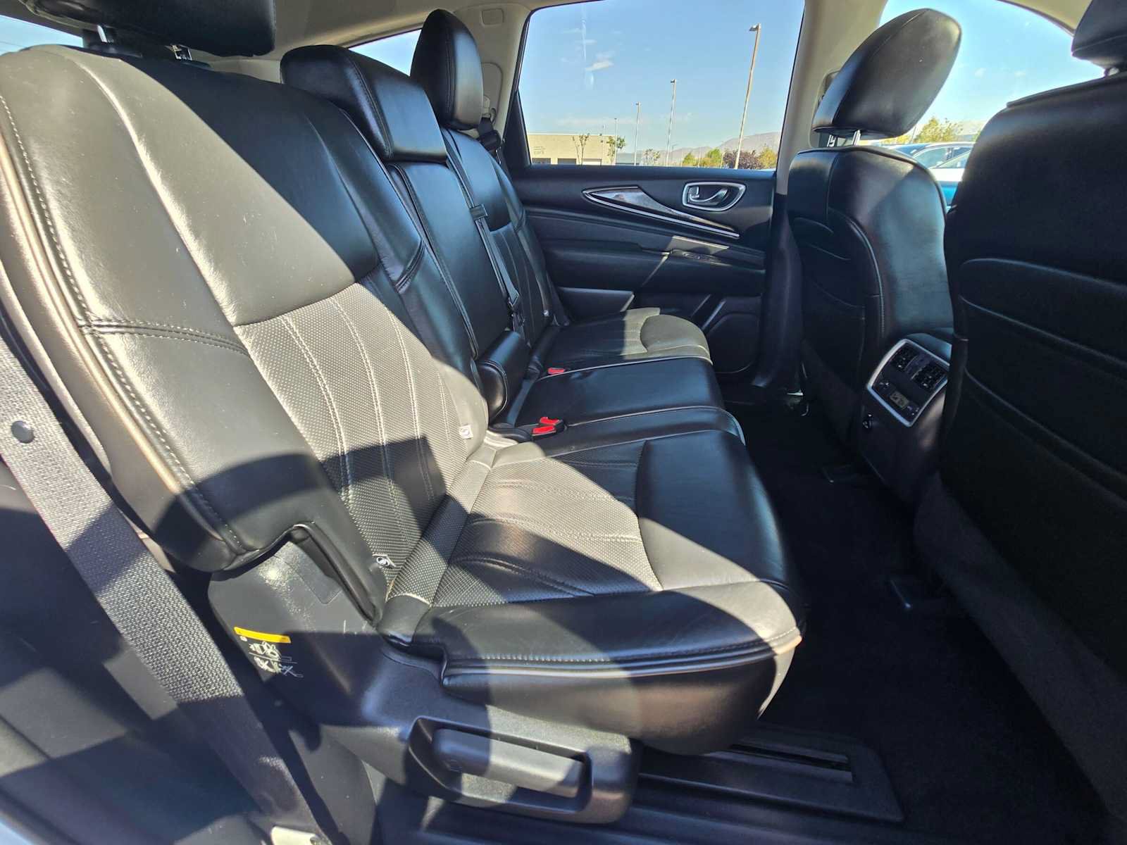Used 2015 INFINITI QX60 Luxe w/ Premium Plus Package AWD/4WD image 12