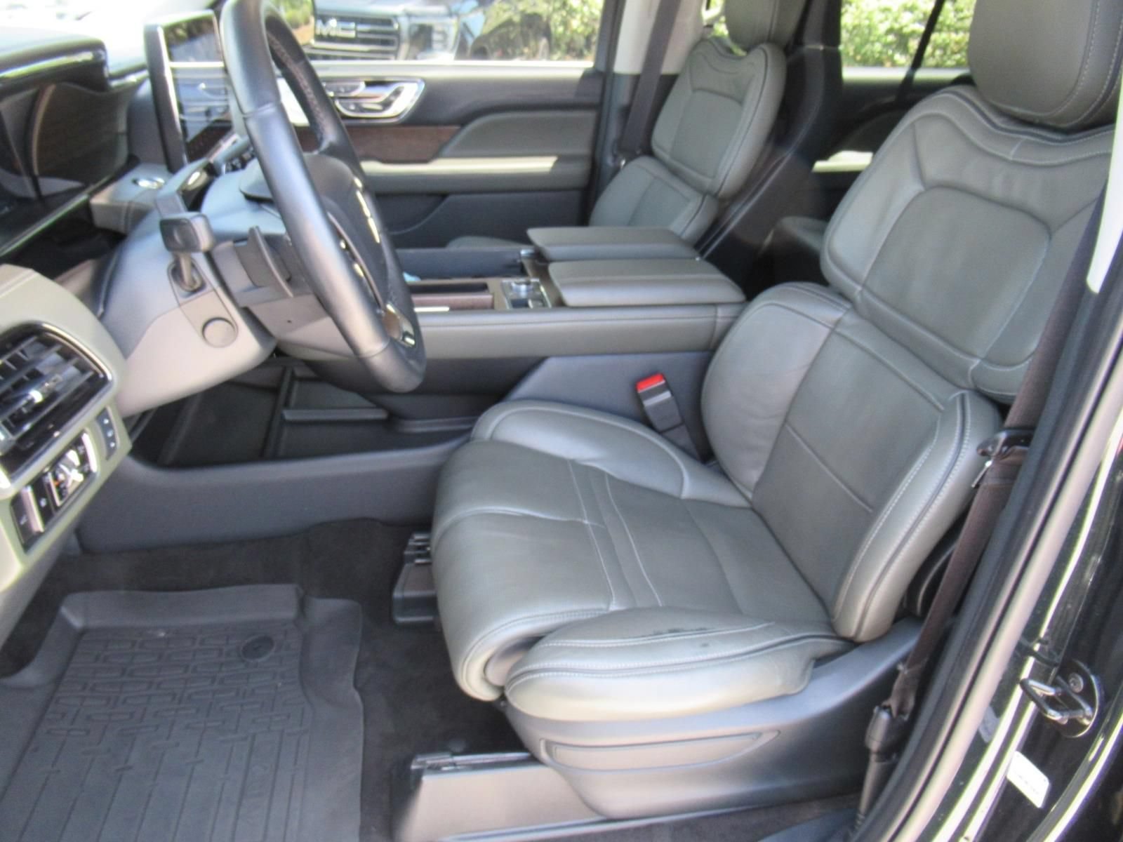 Used 2023 Lincoln Navigator L Black Label AWD/4WD image 17