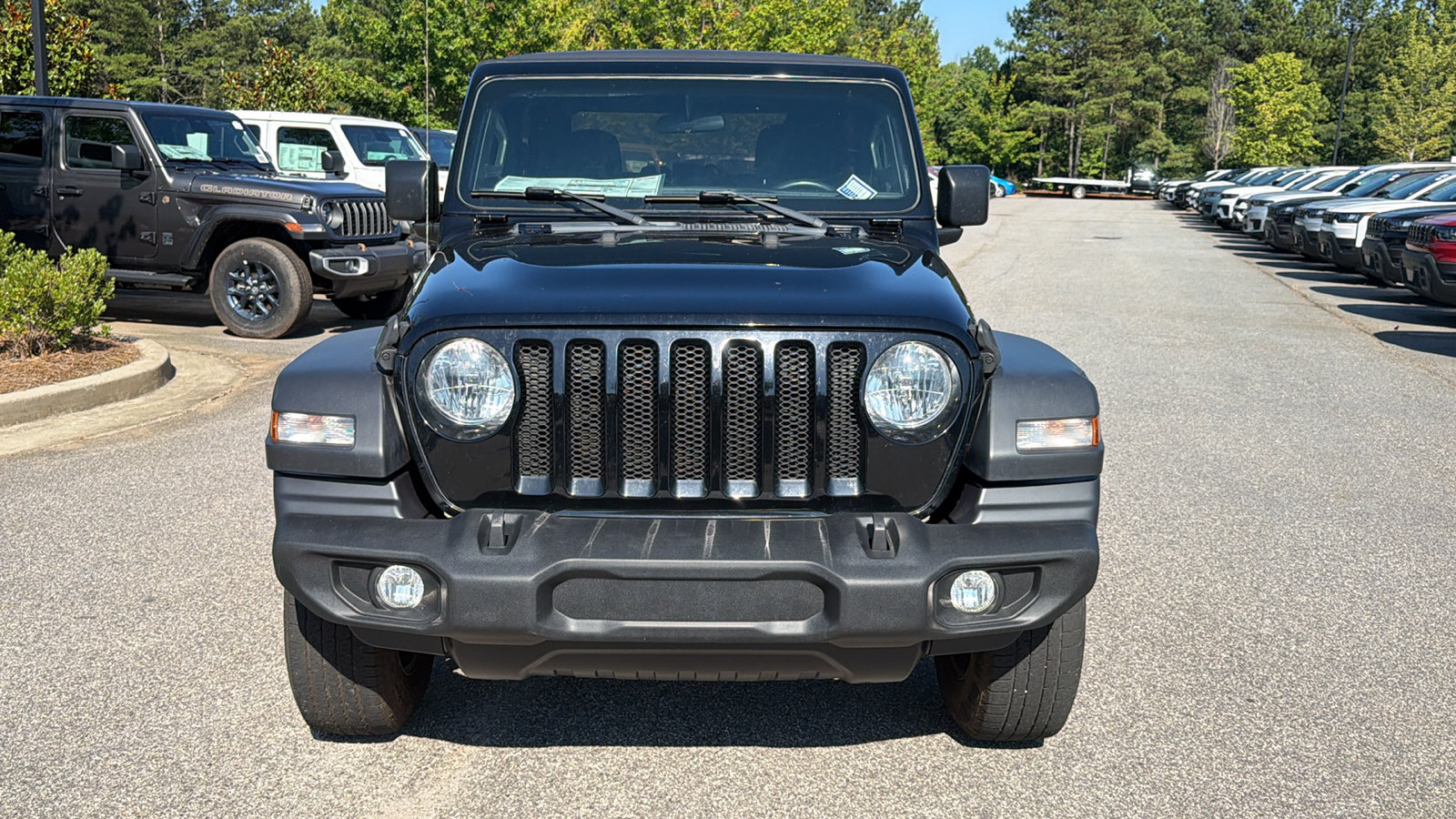 Used 2023 Jeep Wrangler Sport AWD/4WD image 3