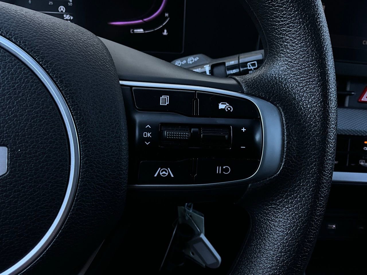 Used 2025 Kia Sportage LX image 32