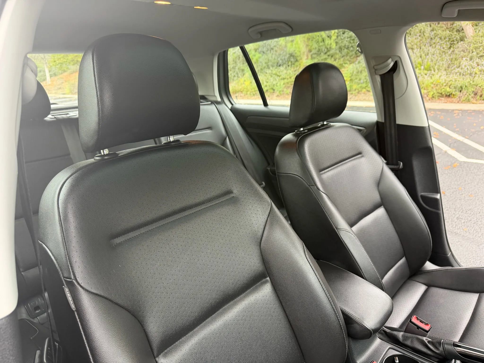 Used 2018 Volkswagen Golf SE image 24