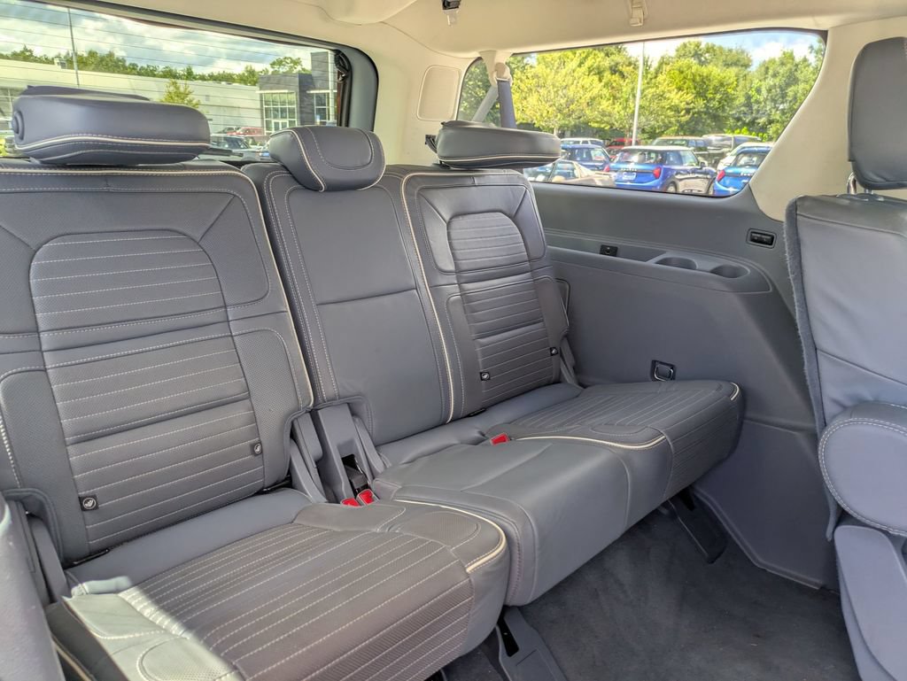 Used 2023 Lincoln Navigator L Black Label AWD/4WD image 29