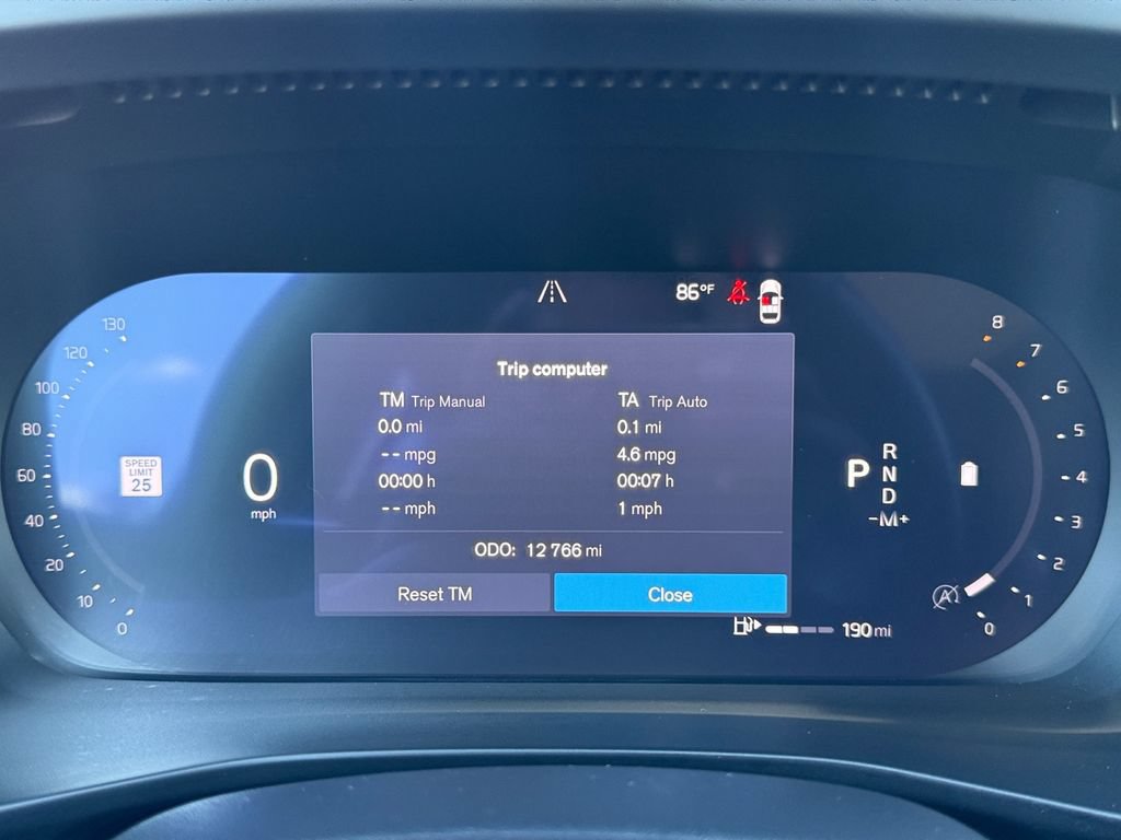 Used 2026 Volvo XC40 B5 Plus AWD/4WD image 13
