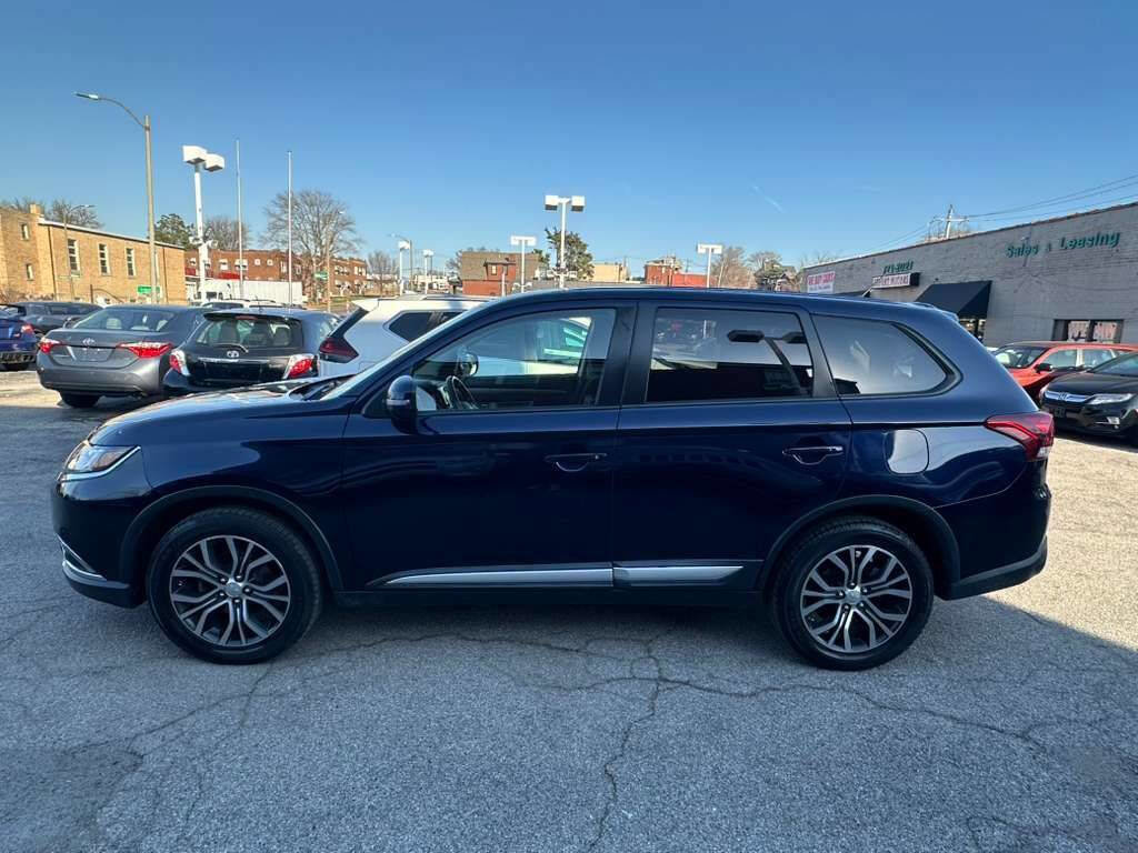 Used 2016 Mitsubishi Outlander SE image 5
