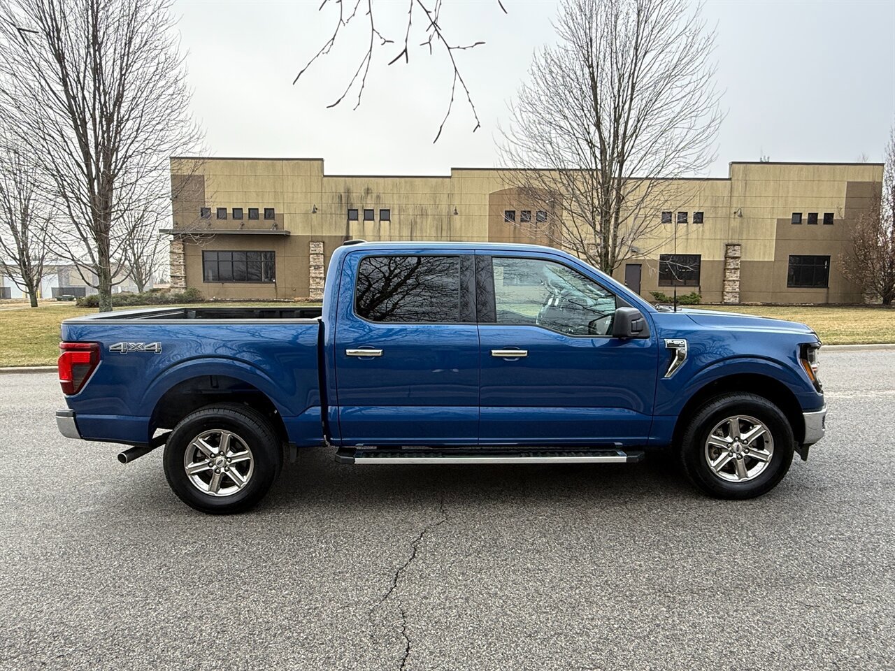 Used 2024 Ford F150 XLT AWD/4WD image 5