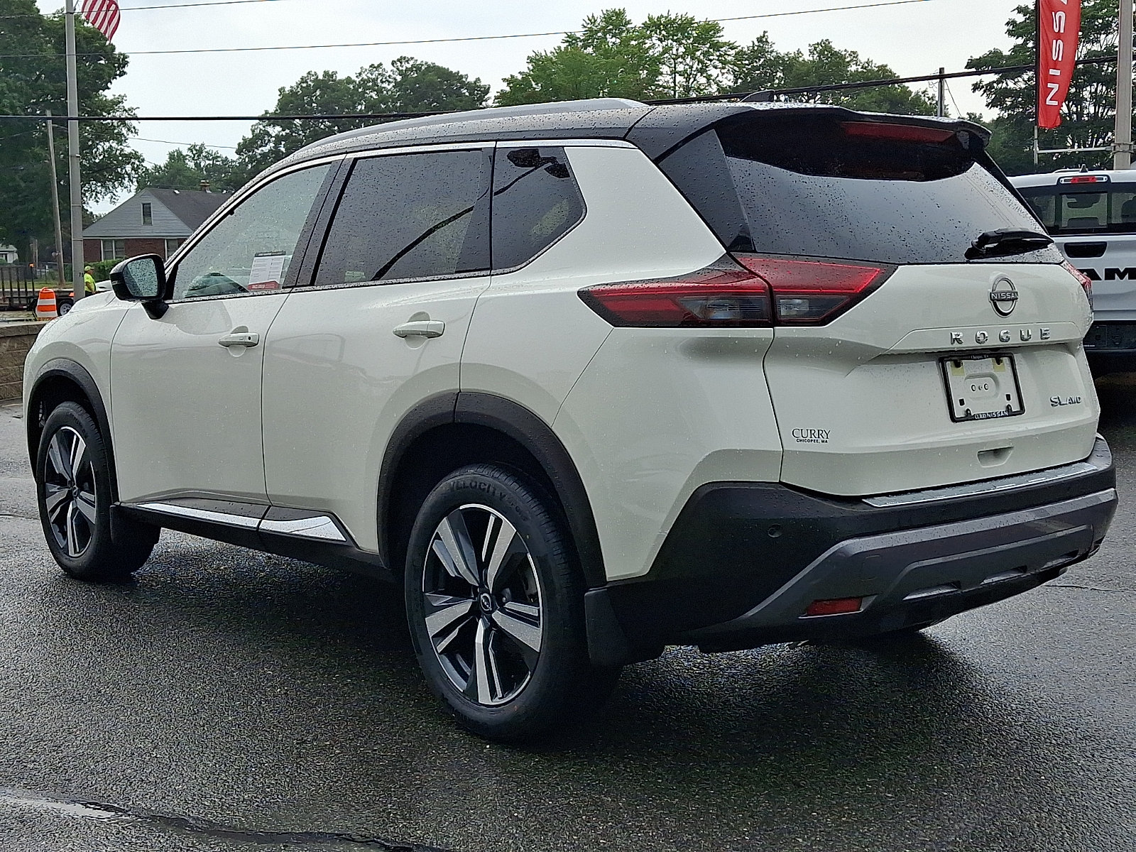 Used 2023 Nissan Rogue SL AWD/4WD image 4