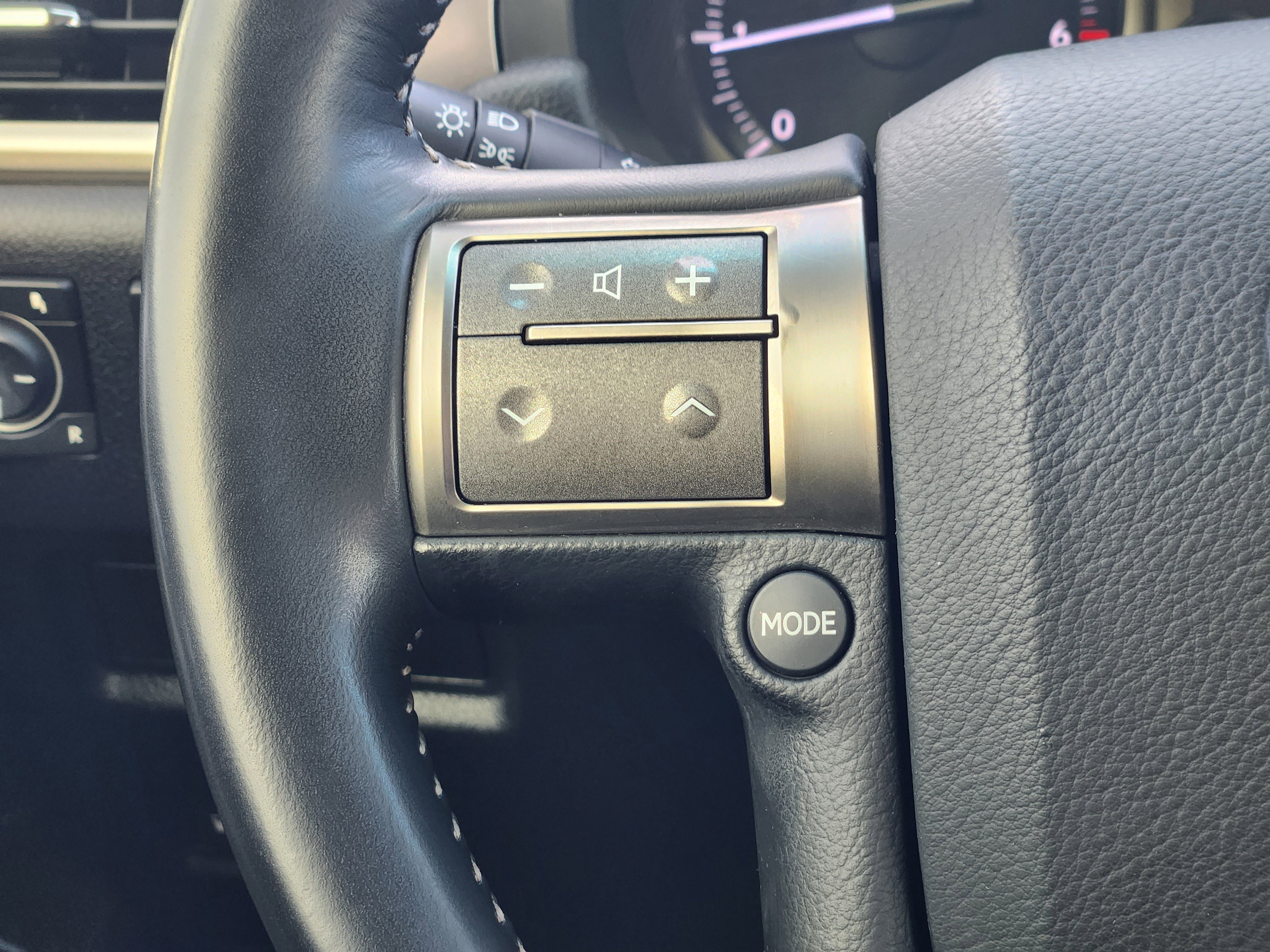 Used 2013 Lexus GX 460 image 28