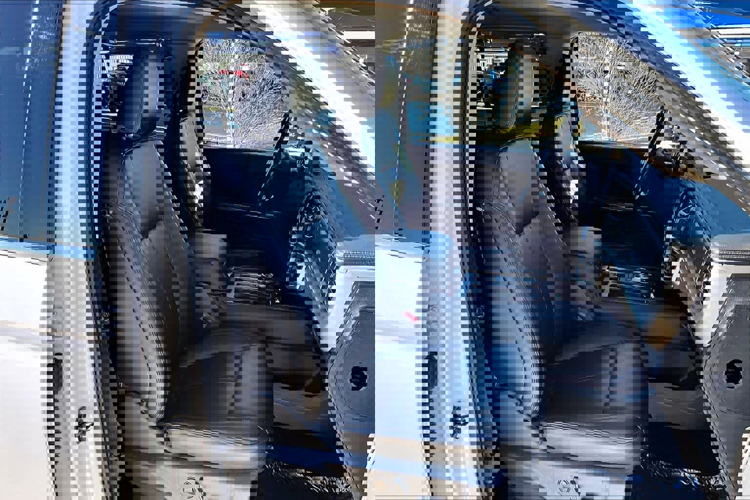 Used 2024 Ford Expedition Max XLT image 8