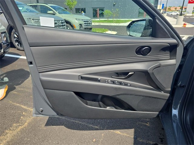 New 2025 Hyundai Elantra SEL image 13