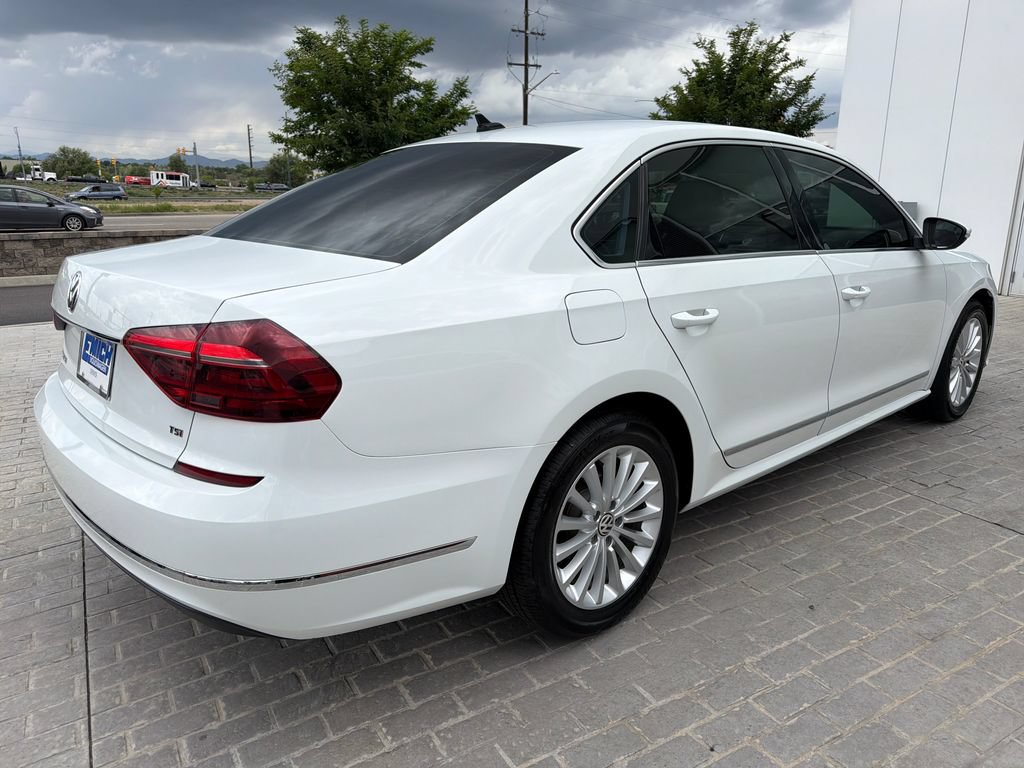 Used 2017 Volkswagen Passat 1.8T SE FWD image 5
