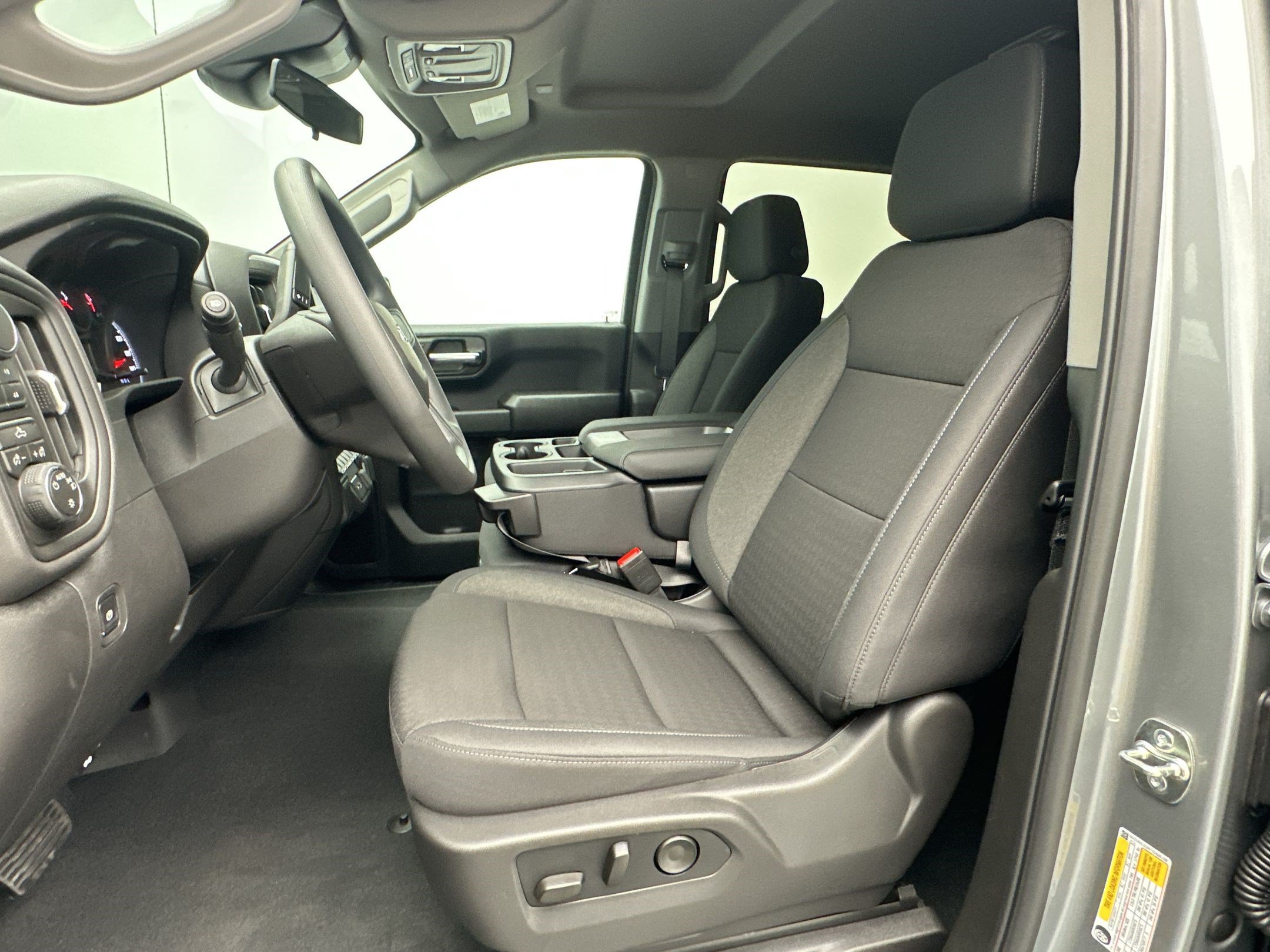 New 2026 Chevrolet Silverado 1500 Custom Trail Boss w/ LPO, Dark Essentials Package AWD/4WD image 5