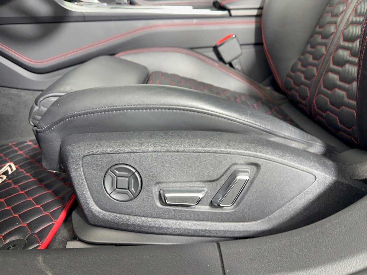 Used 2021 Audi RS 7 Sportback AWD/4WD image 16