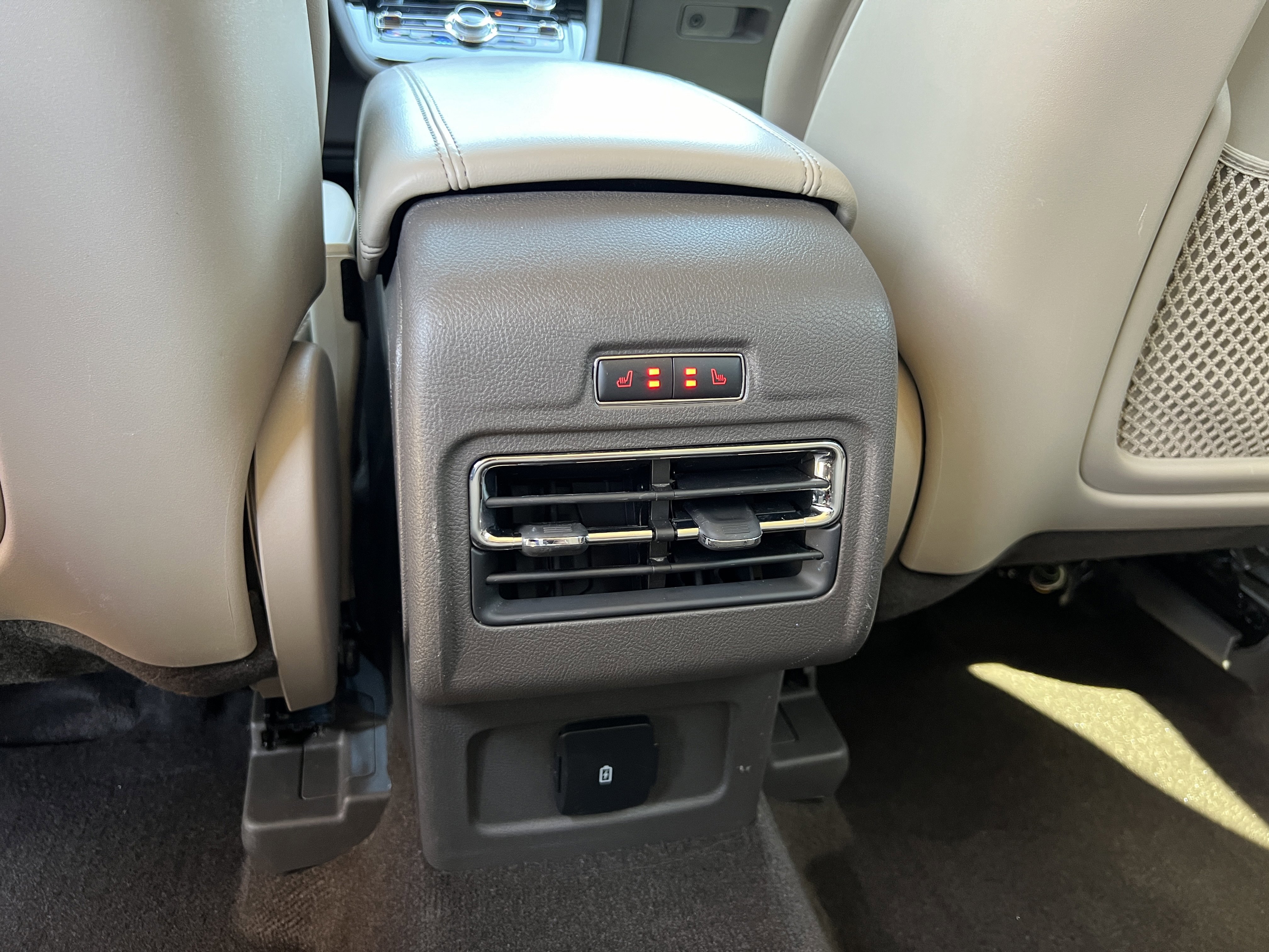 Used 2022 Lincoln Corsair Reserve w/ Elements Package image 24