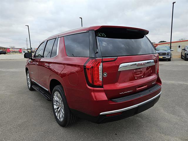 Certified 2023 GMC Yukon SLT w/ SLT Premium Package image 3