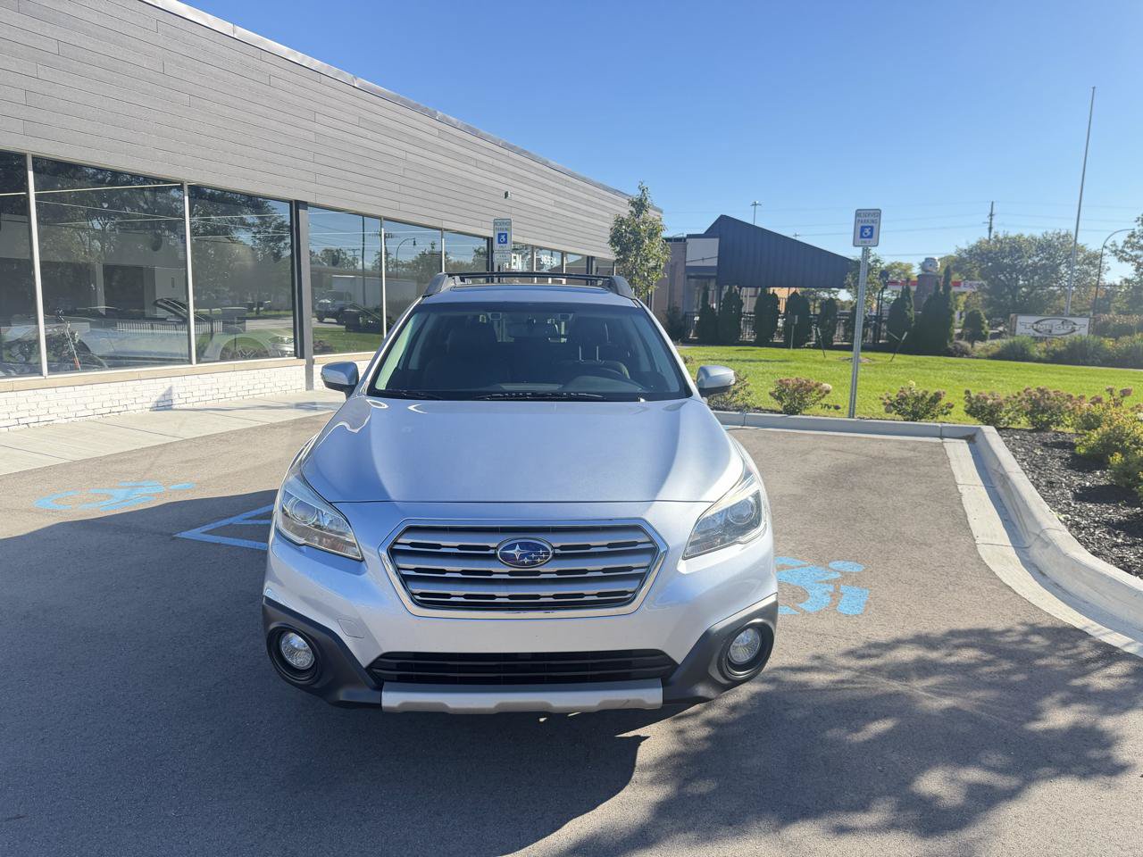 Used 2015 Subaru Outback 2.5i Limited AWD/4WD image 3