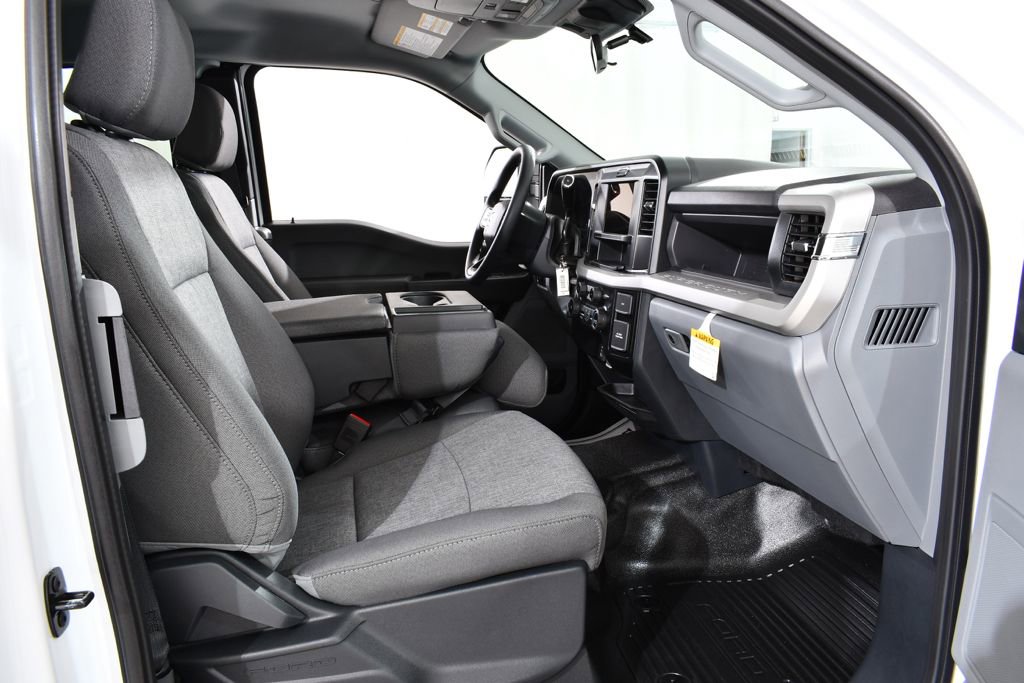 New 2026 Ford F250 XL w/ XL Chrome Package image 10