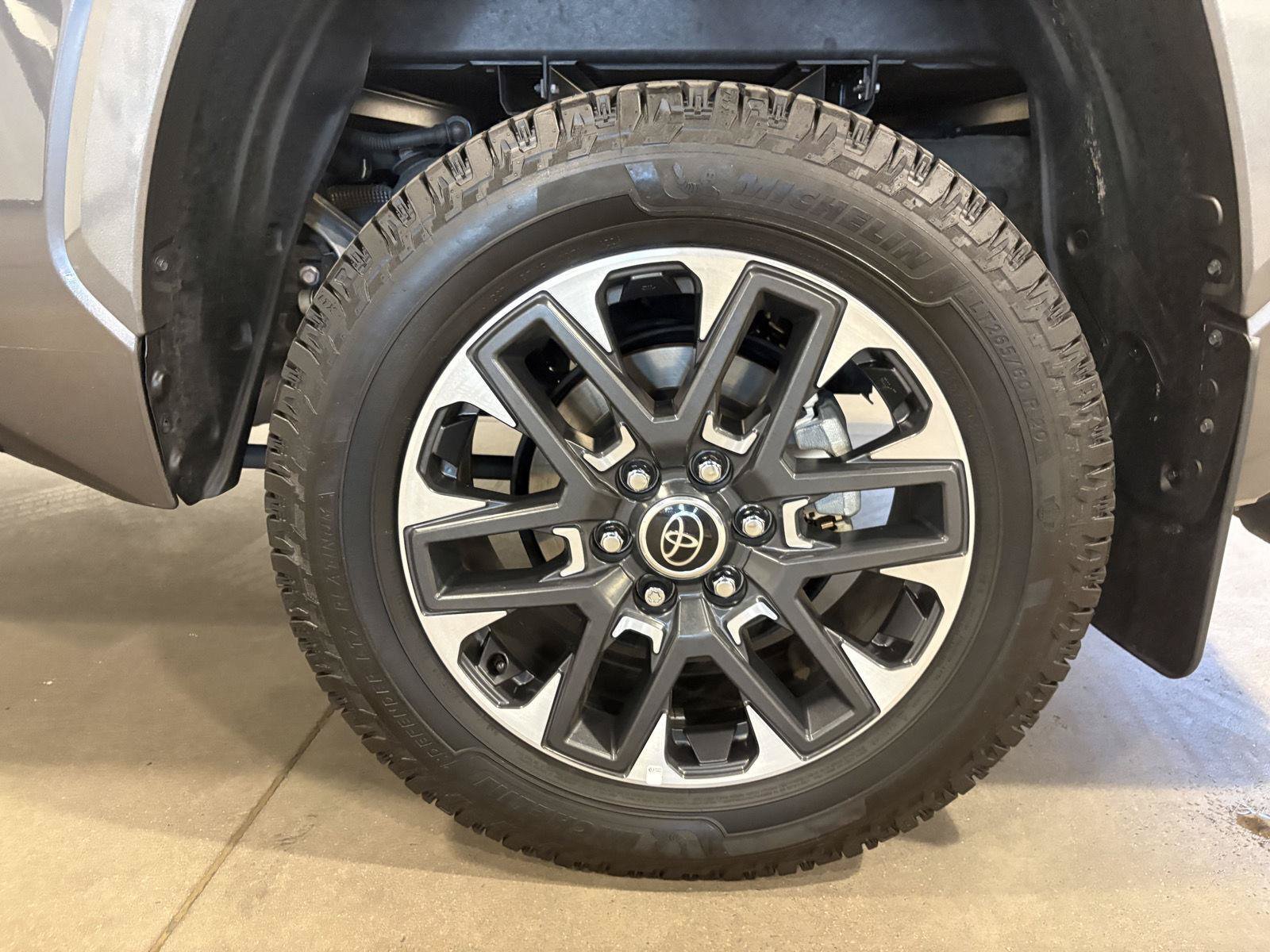 Used 2024 Toyota Tundra Limited AWD/4WD image 50