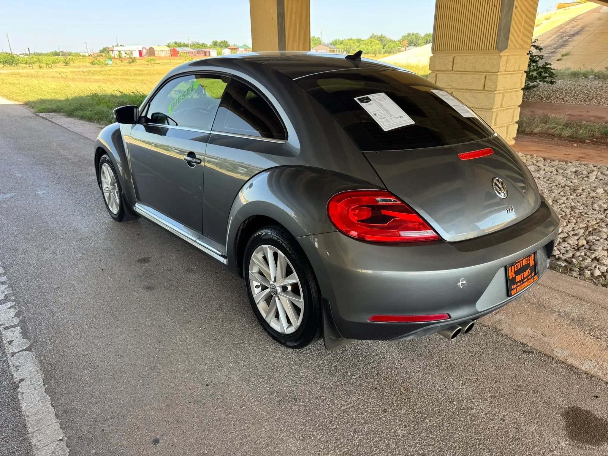 Used 2014 Volkswagen Beetle TDI FWD image 5