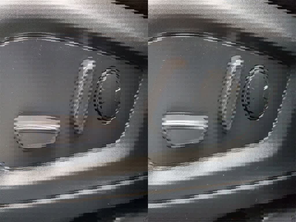 Used 2022 Ford Explorer ST image 18