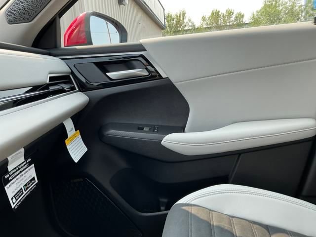 New 2025 Mitsubishi Outlander SE image 19