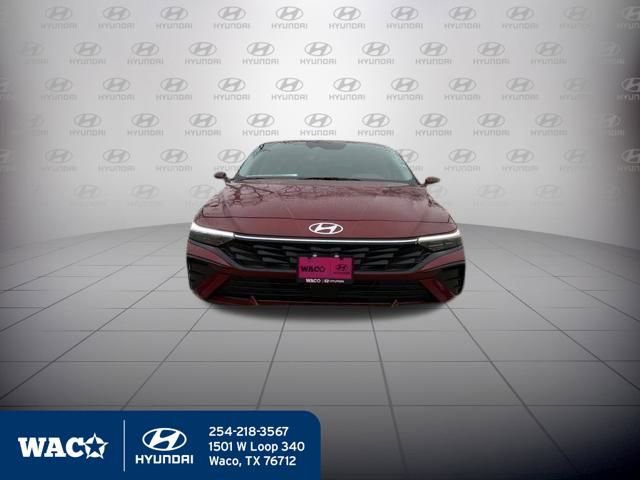 Used 2025 Hyundai Elantra SEL image 3
