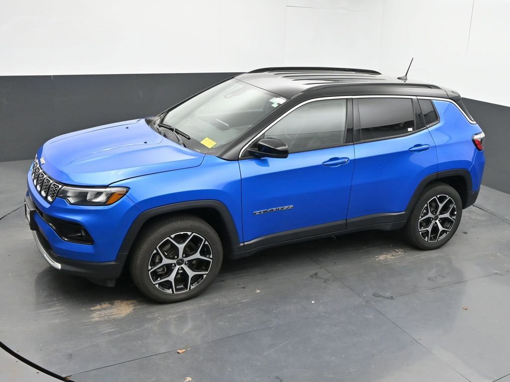 Used 2025 Jeep Compass Limited AWD/4WD image 39