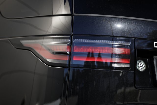 New 2025 Land Rover Discovery Metropolitan Edition image 12