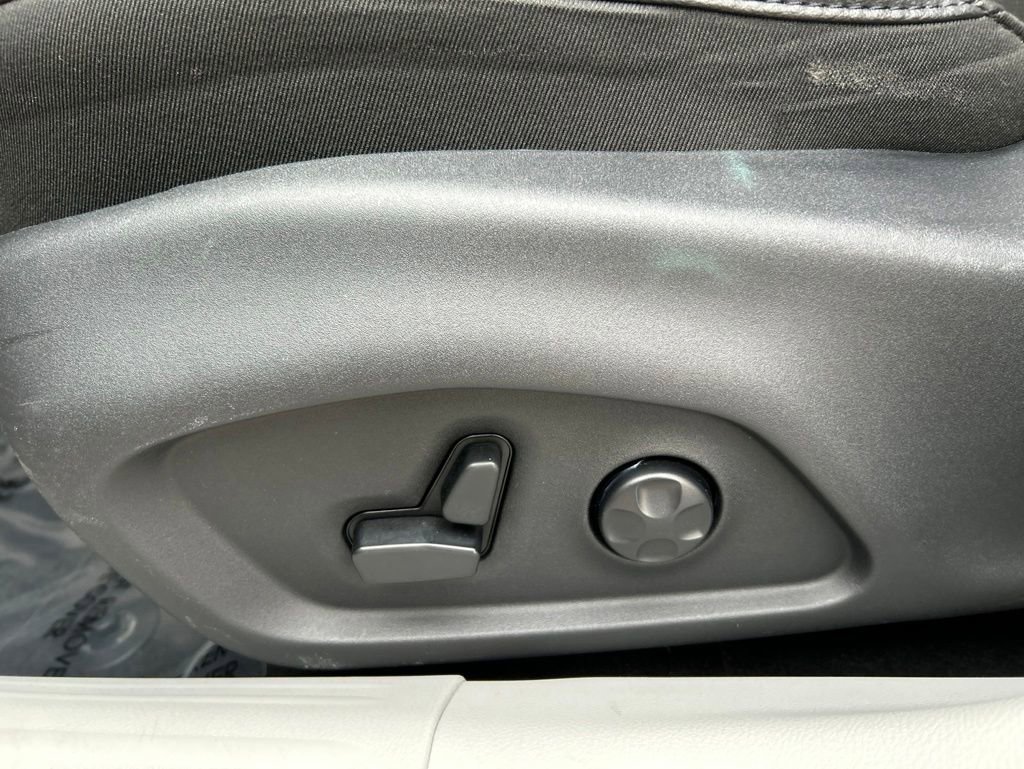 Used 2018 Jeep Compass Latitude w/ Popular Equipment Group AWD/4WD image 15
