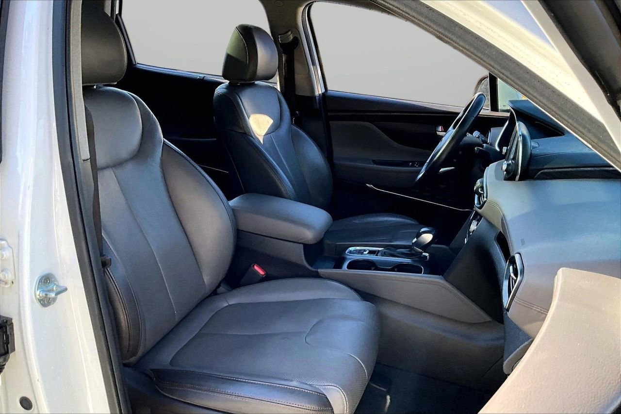 Used 2020 Hyundai Santa Fe SEL w/ Convenience + Premium Package image 23