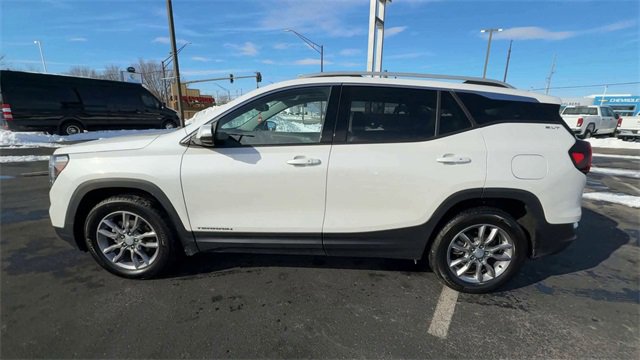 Used 2022 GMC Terrain SLT w/ Infotainment Package II image 5