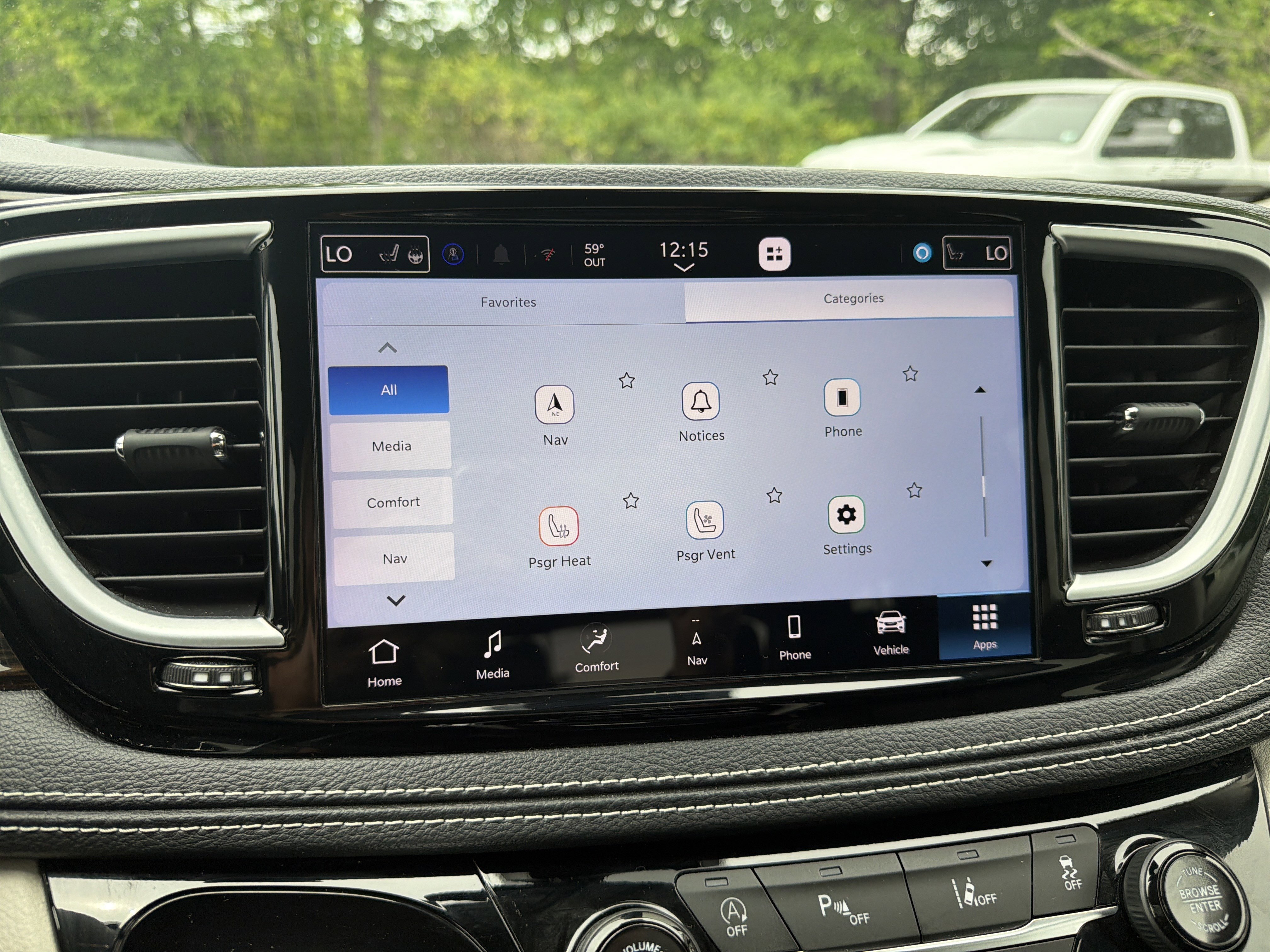 Used 2024 Chrysler Pacifica Limited FWD image 31