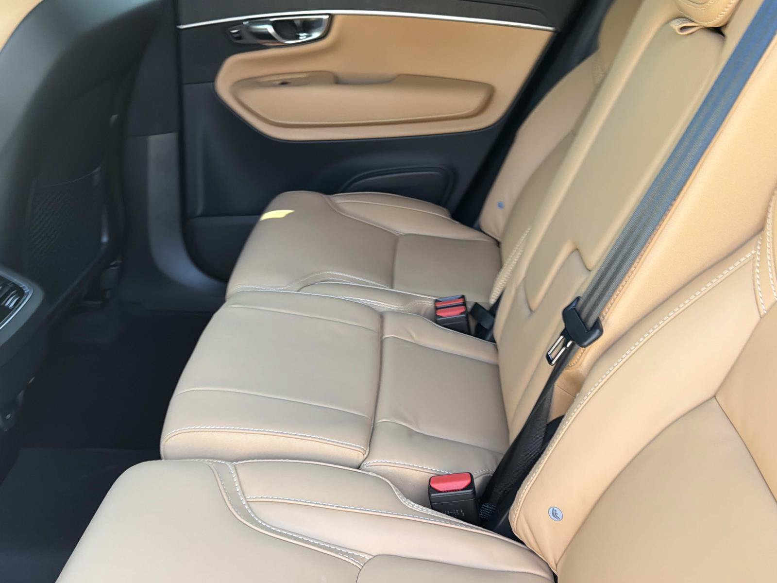 Used 2025 Volvo XC90 B6 Ultra w/ Lounge Package AWD/4WD image 13