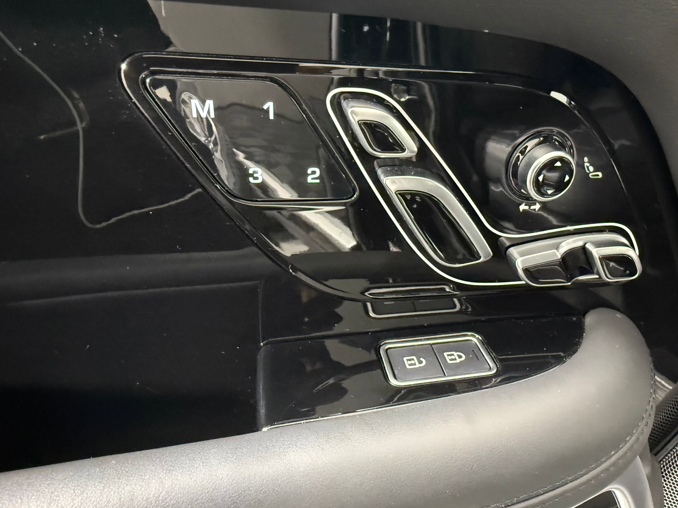 Used 2022 Land Rover Range Rover Westminster Edition image 17