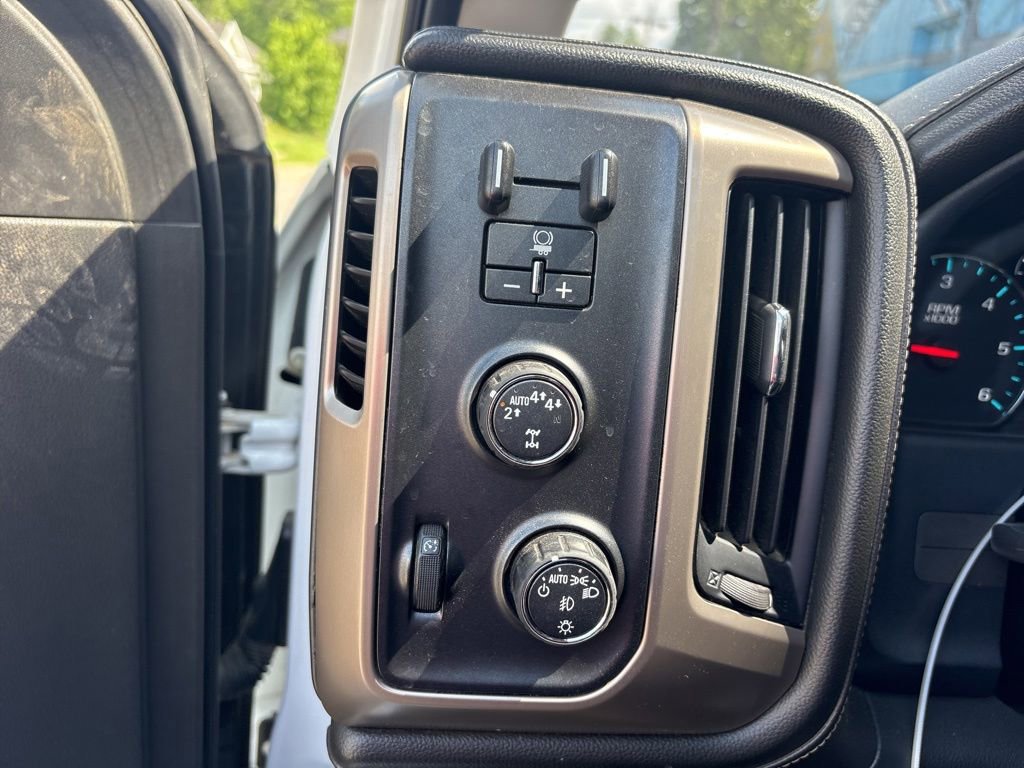 Used 2017 GMC Sierra 1500 Denali w/ Denali Ultimate Package AWD/4WD image 16