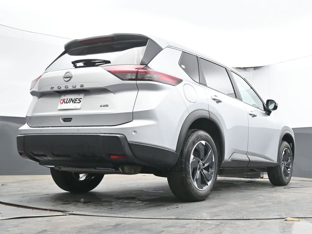 Used 2025 Nissan Rogue SV AWD/4WD image 50