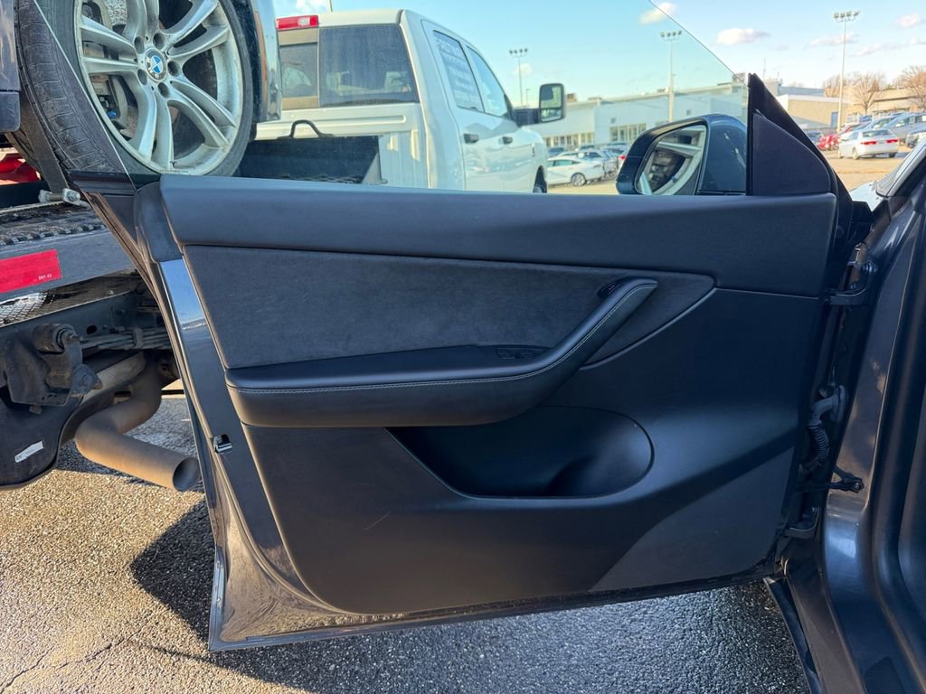 Used 2021 Tesla Model Y Performance image 22