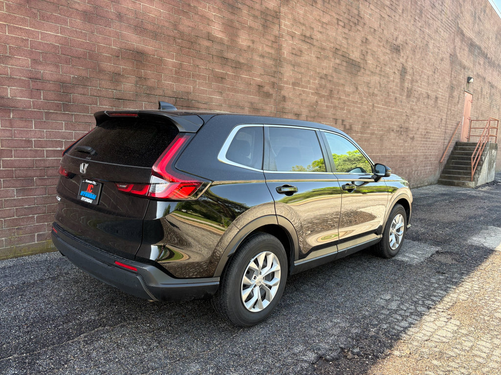 Used 2025 Honda CR-V LX image 5