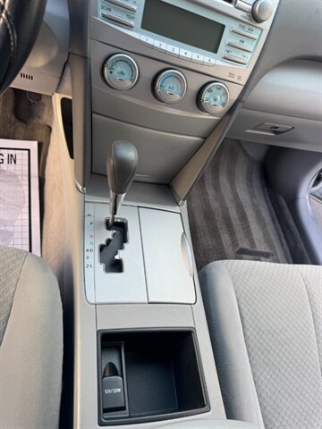Used 2009 Toyota Camry LE FWD image 21