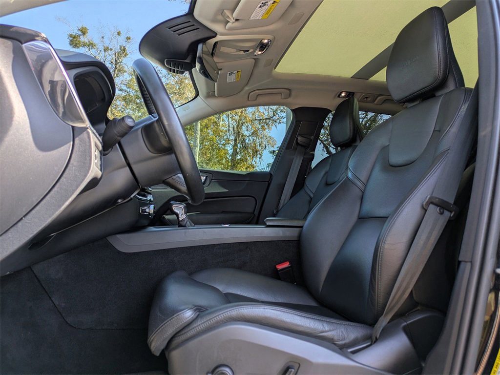 Used 2019 Volvo XC60 T5 Inscription w/ Protection Package Premier image 2