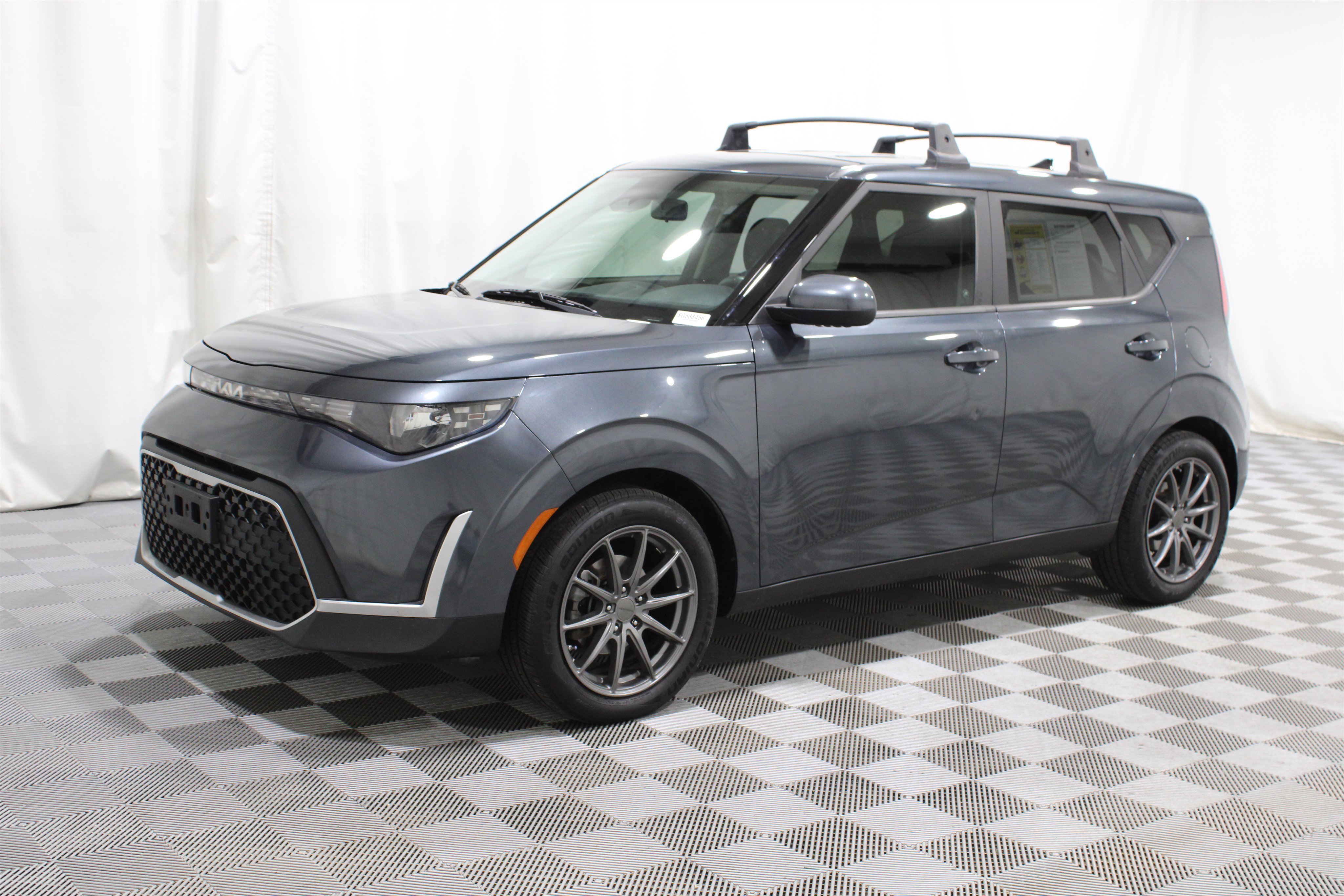 Used 2023 Kia Soul LX image 32