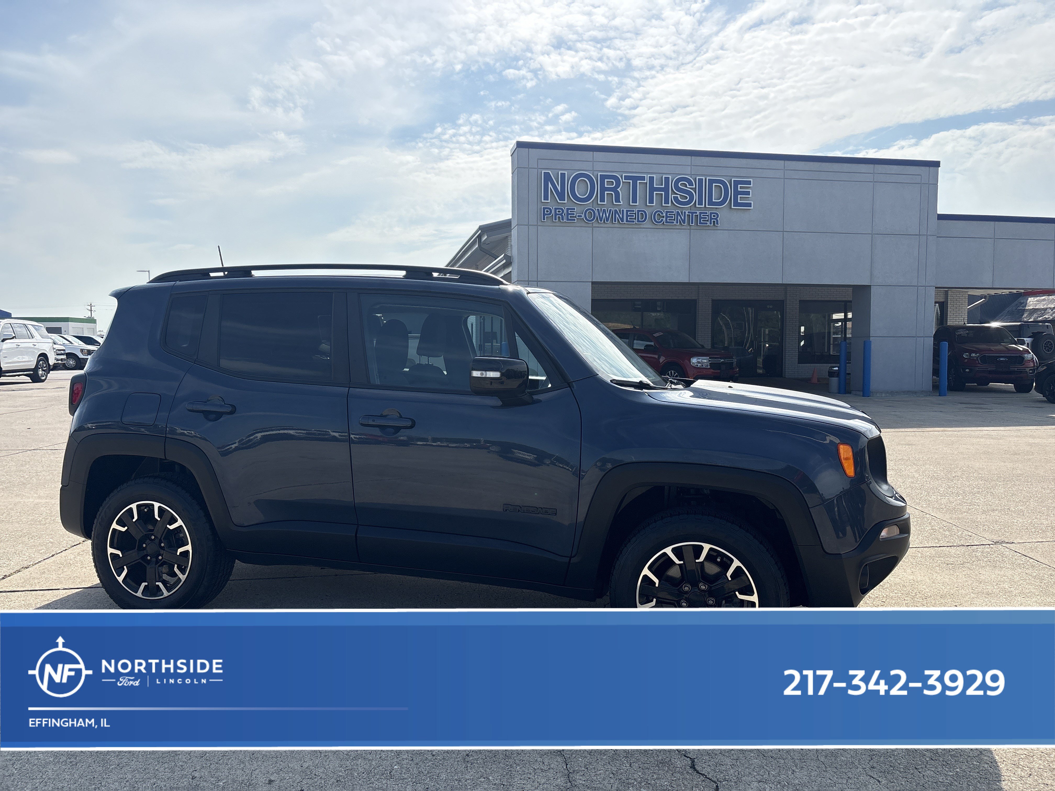Used 2023 Jeep Renegade Latitude AWD/4WD image 1