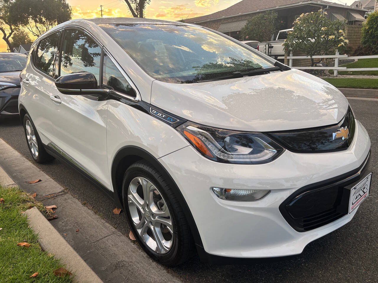 Used 2019 Chevrolet Bolt LT FWD image 3