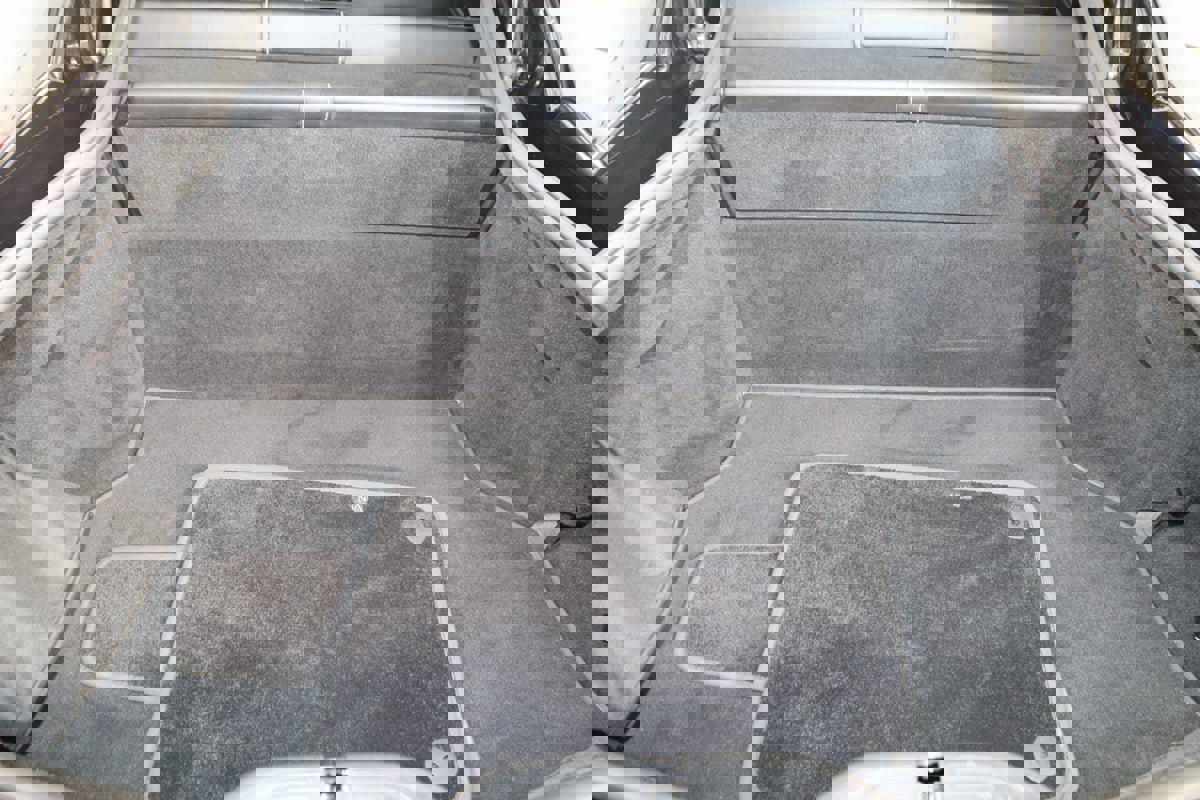 Used 2019 Aston Martin V8 Vantage Coupe image 40