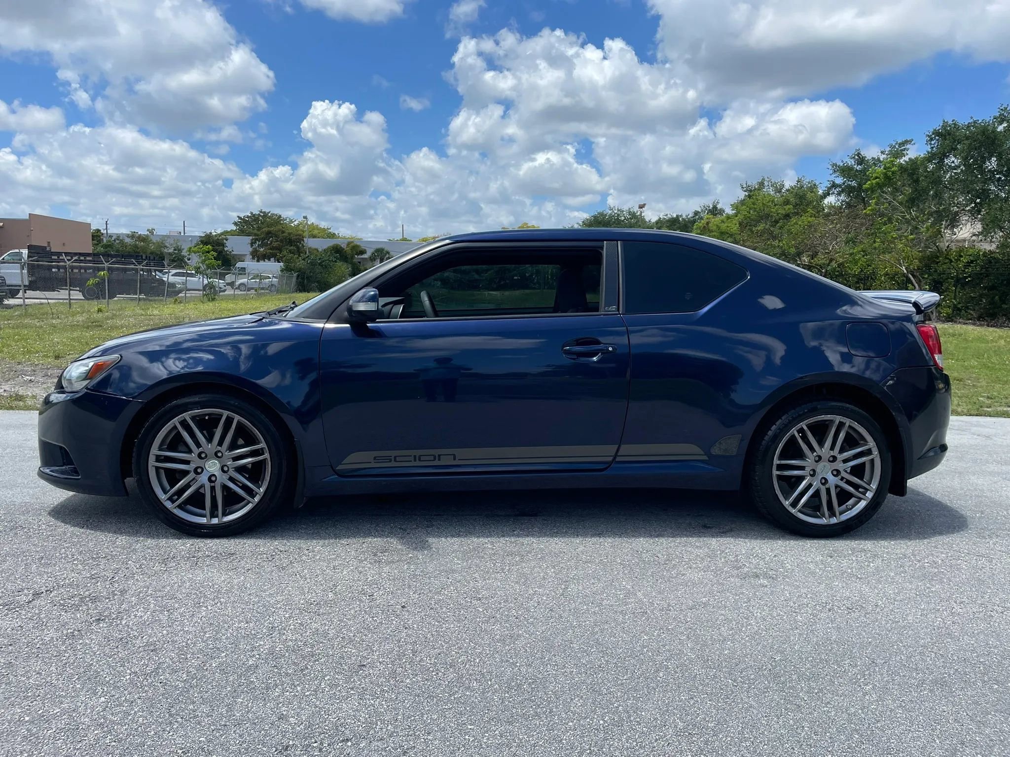 Used 2012 Scion tC FWD image 7