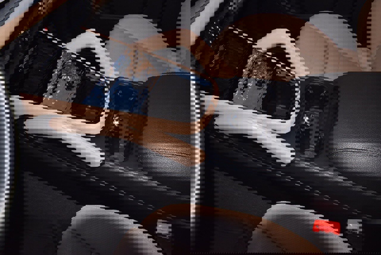 Used 2025 Porsche Cayenne image 30