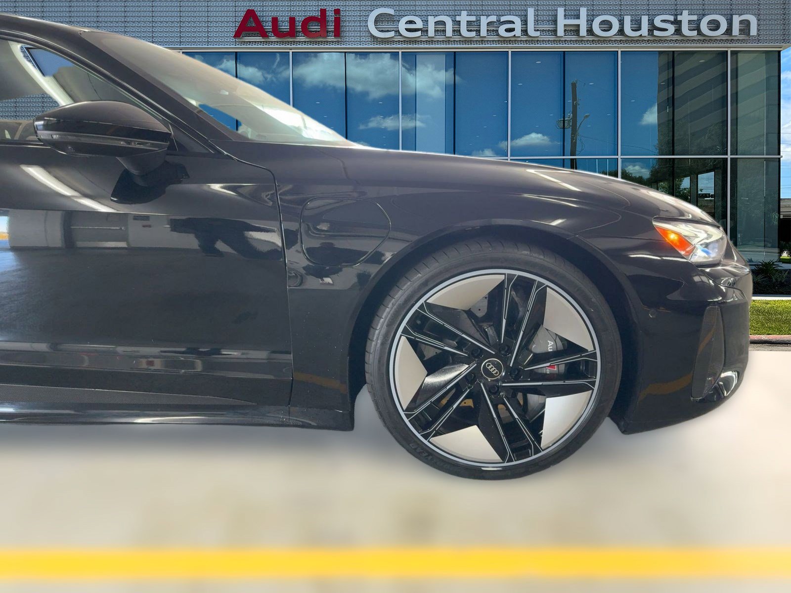 Used 2023 Audi RS e-tron GT w/ Carbon Performance Package image 12